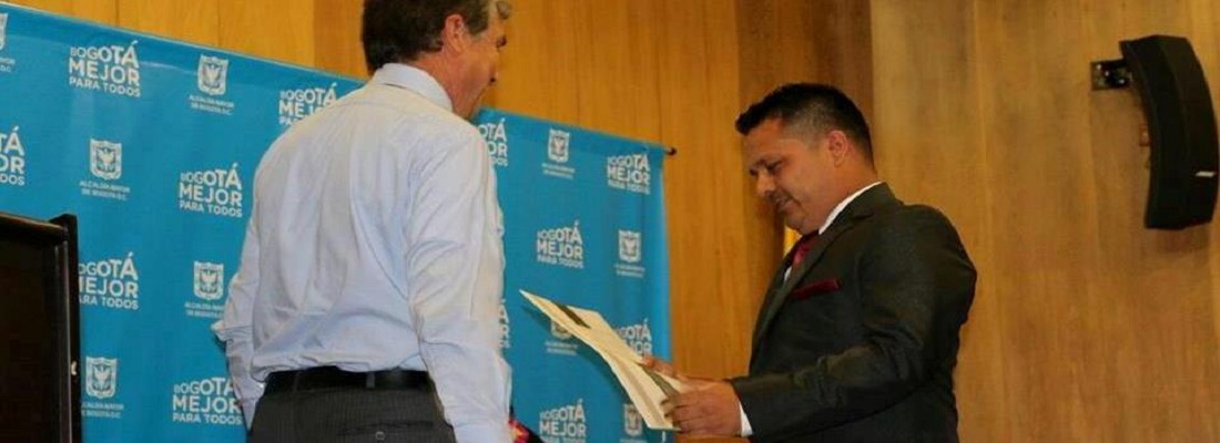 Condecorado por su labor en la educación ambiental, Rafael Lozano Trujillo, profesional de CORPOAMAZONIA