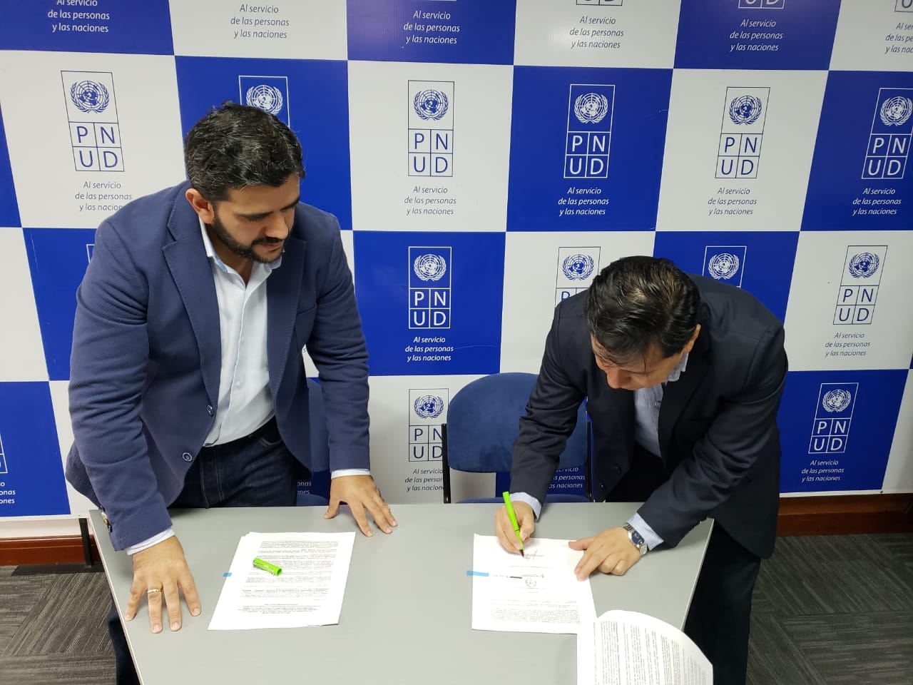 CORPOAMAZONIA y PNUD firman acuerdo por la paz y el ambiente en la Amazonia