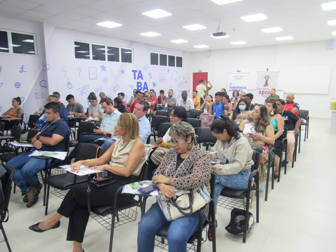 CORPOAMAZONIA PARTICIPA EN LOS ENCUENTROS AMAZÓNICOS PRE-COP30 EN TABATINGA, BRASIL